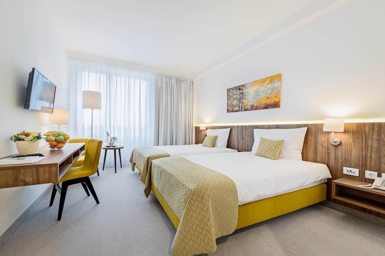 Hotel Garden Hill Velika Gorica Extérieur photo