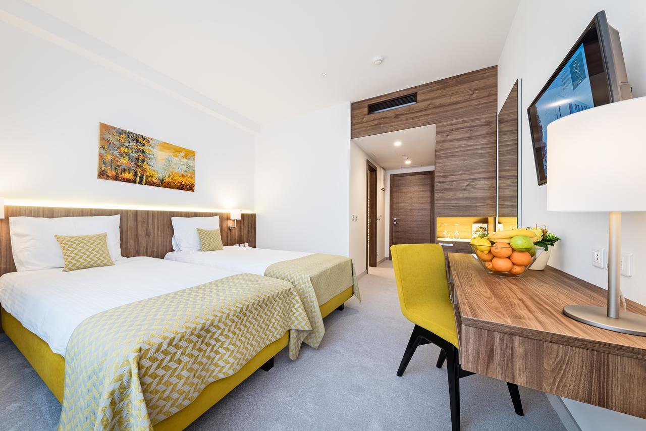 Hotel Garden Hill Velika Gorica Extérieur photo