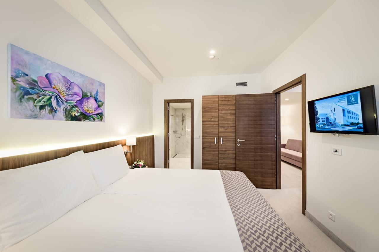 Hotel Garden Hill Velika Gorica Extérieur photo